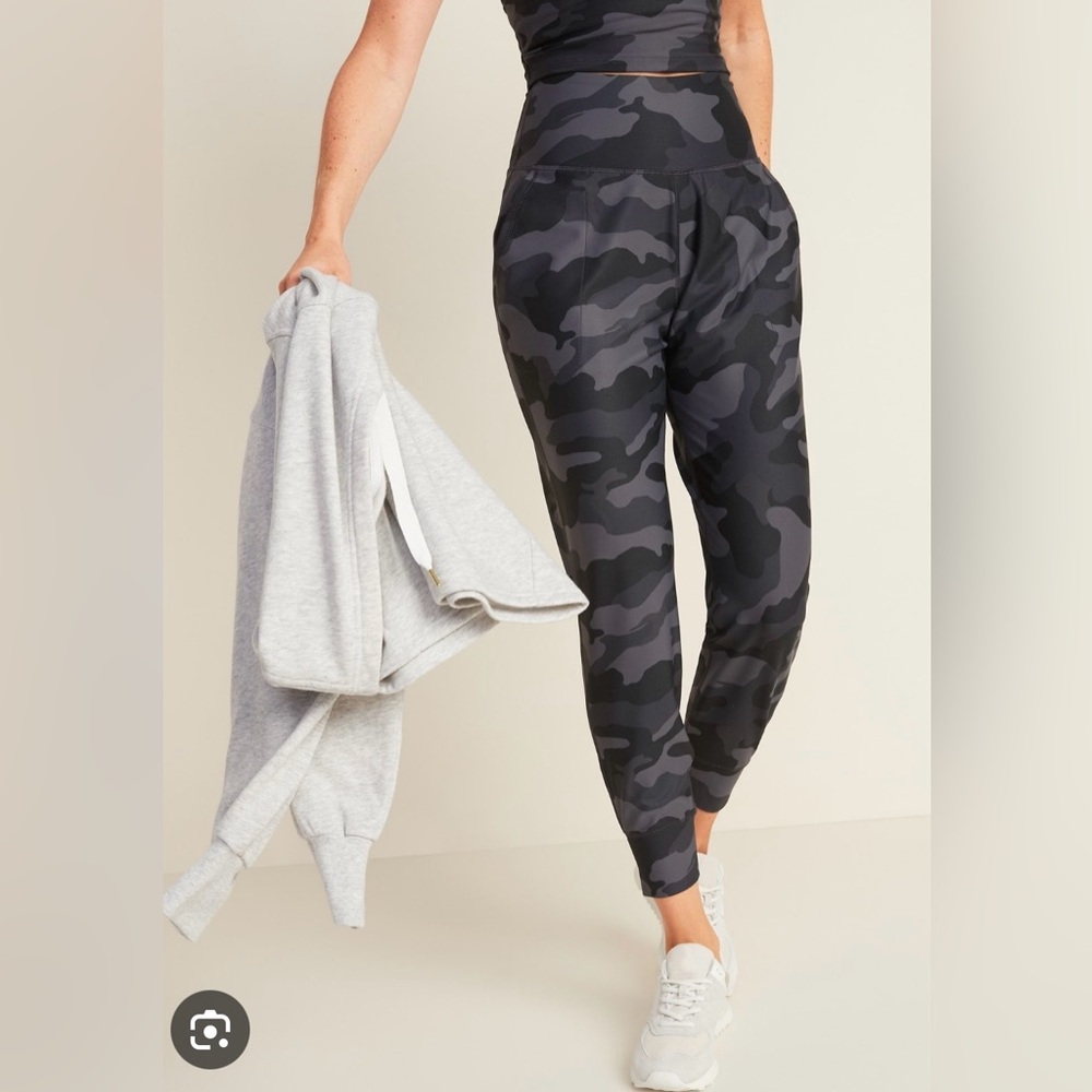 NWT Old Navy Women's High-Waisted Elevate Powersoft 7/8-Length Joggers